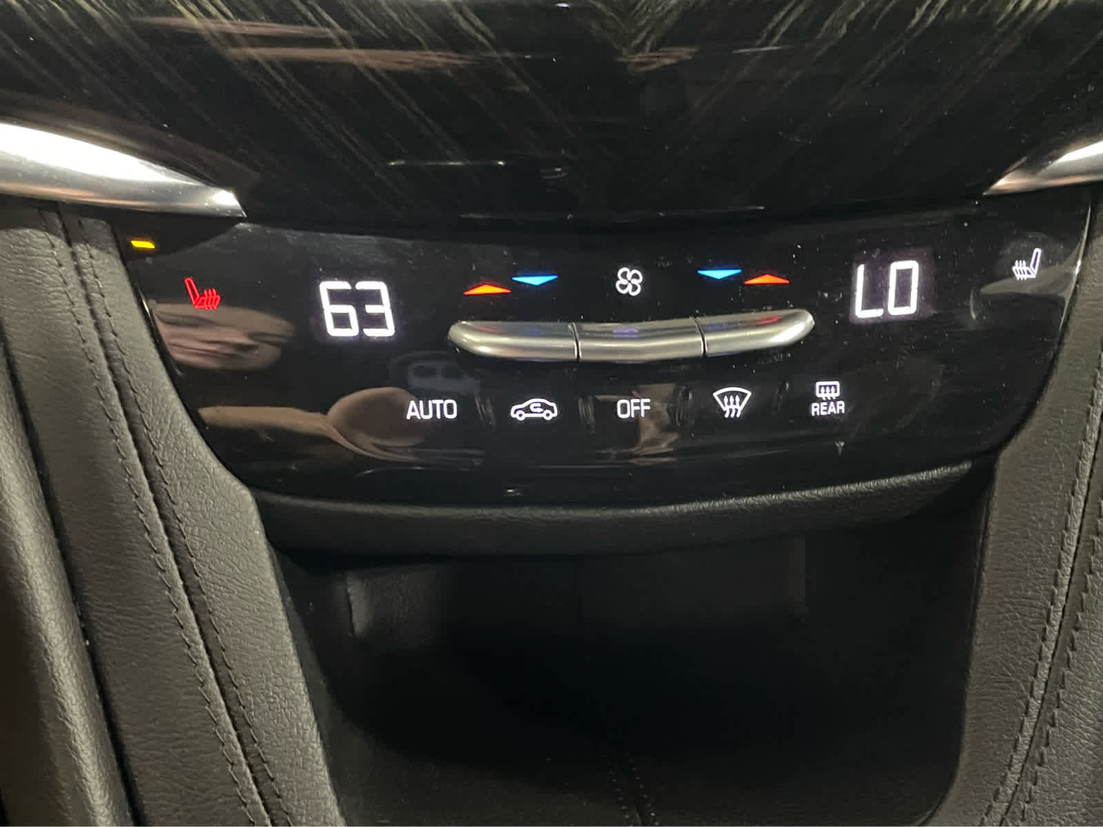 Used 2020 Cadillac XT6 Premium Luxury image 33