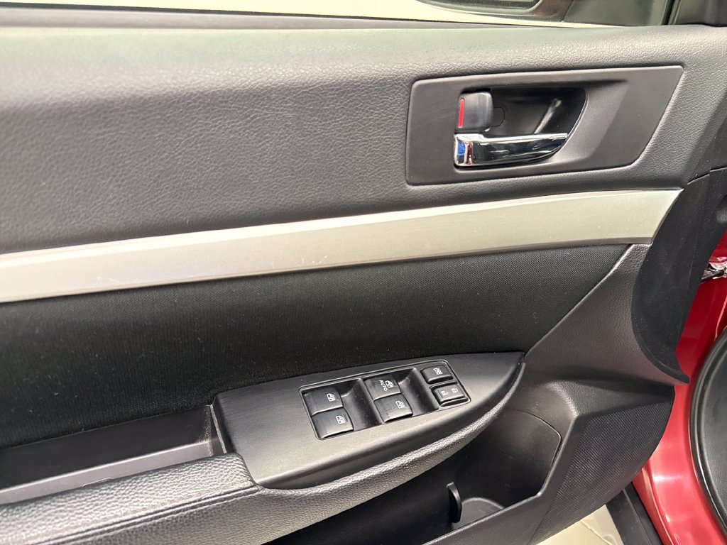 Used 2013 Subaru Outback 2.5i Premium AWD/4WD image 13