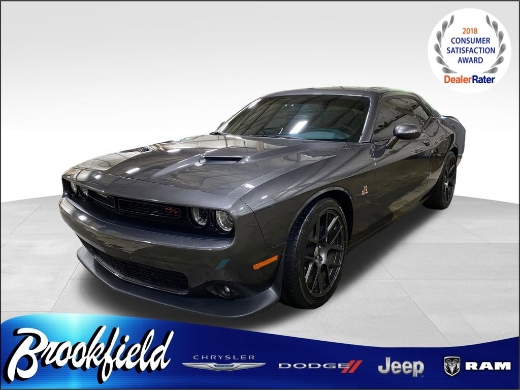 Used 2016 Dodge Challenger R/T Scat Pack w/ Leather Interior Group RWD image 3