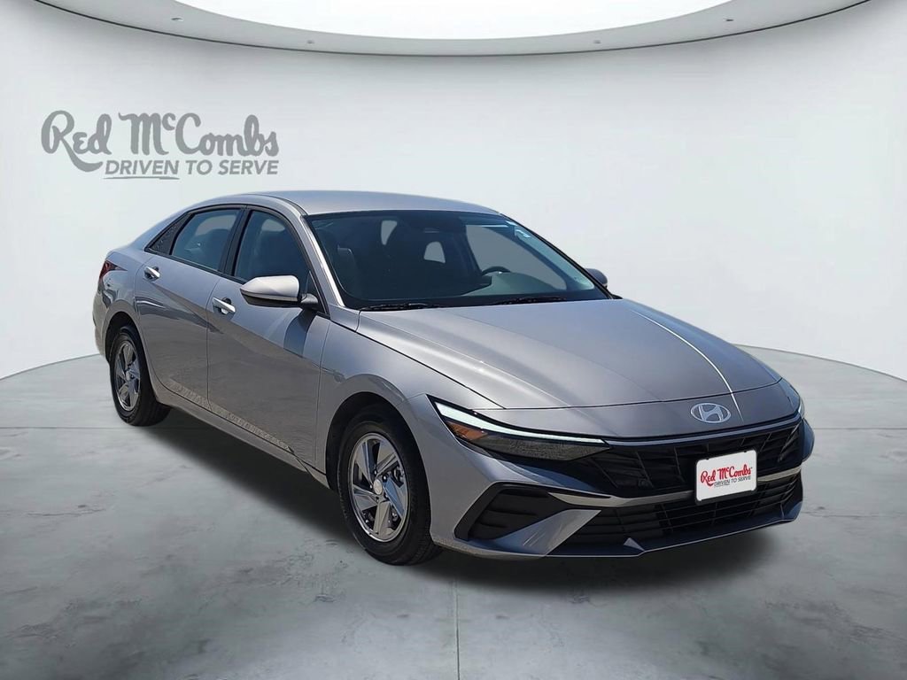 Used 2025 Hyundai Elantra SE image 7