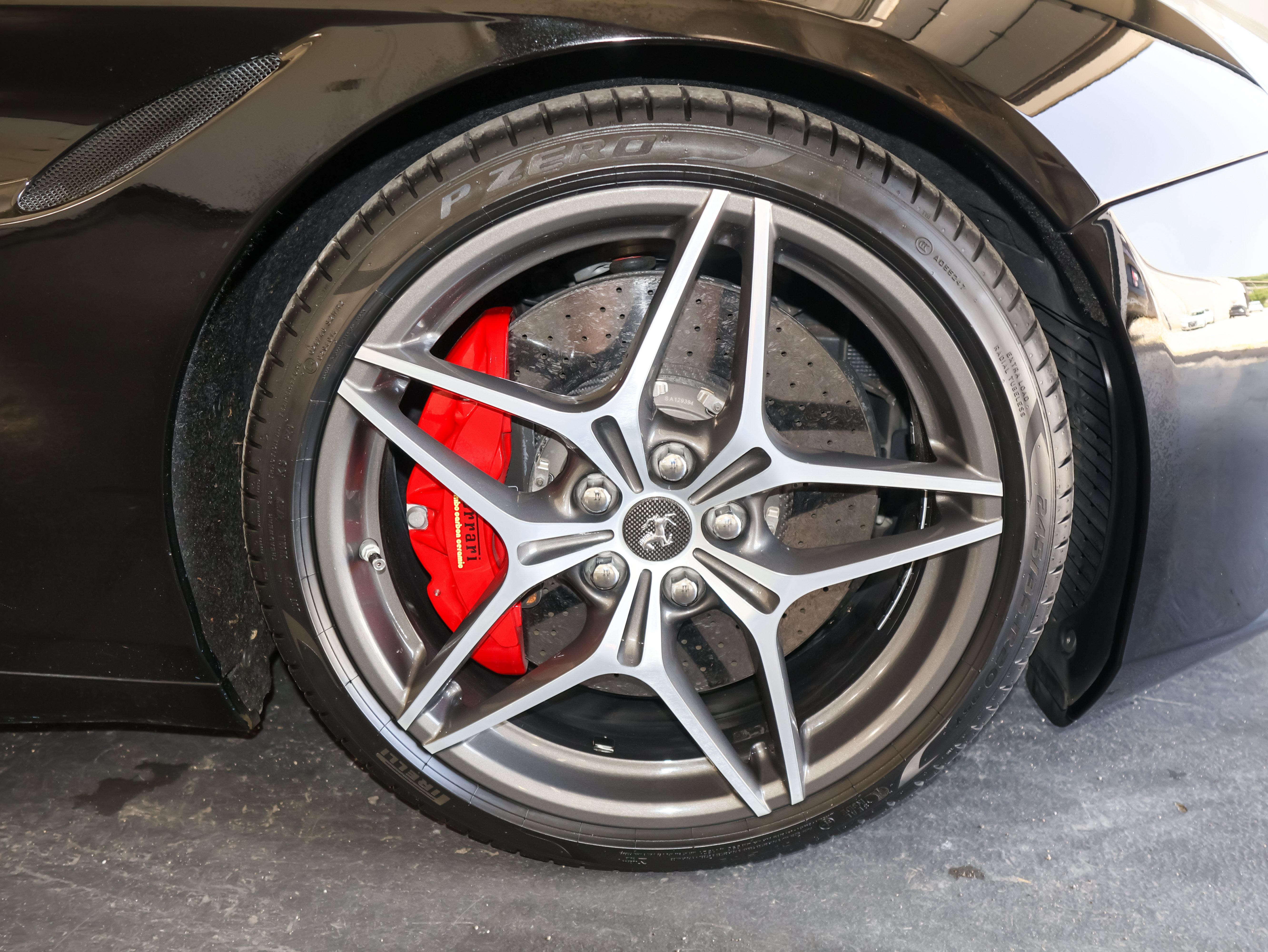 Used 2017 Ferrari California T RWD image 35