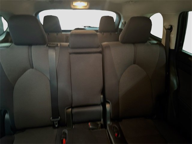 Used 2022 Toyota Highlander L image 26