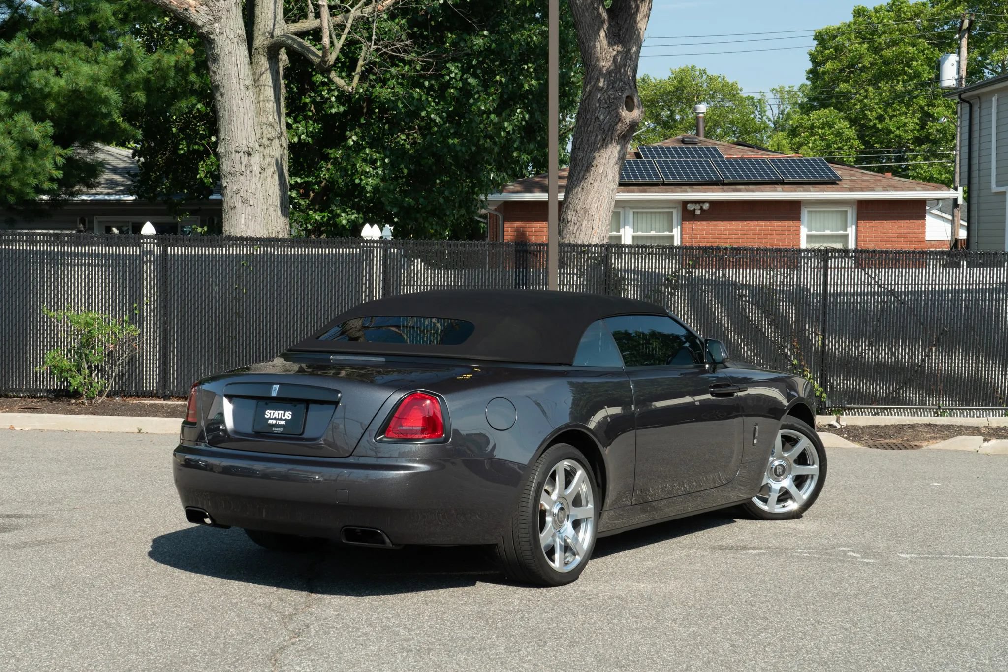Used 2017 Rolls-Royce Dawn RWD image 42