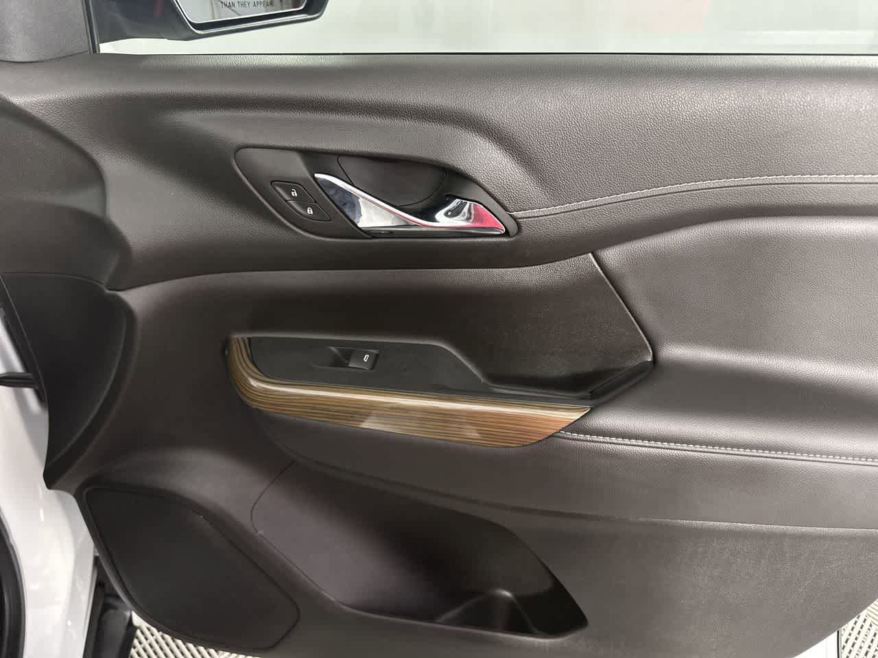 Used 2023 GMC Acadia SLE w/ Driver Convenience Package FWD image 29