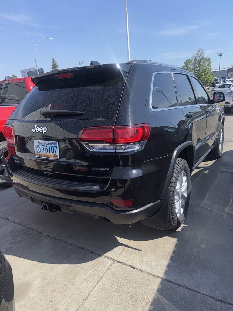Used 2021 Jeep Grand Cherokee Laredo AWD/4WD image 2
