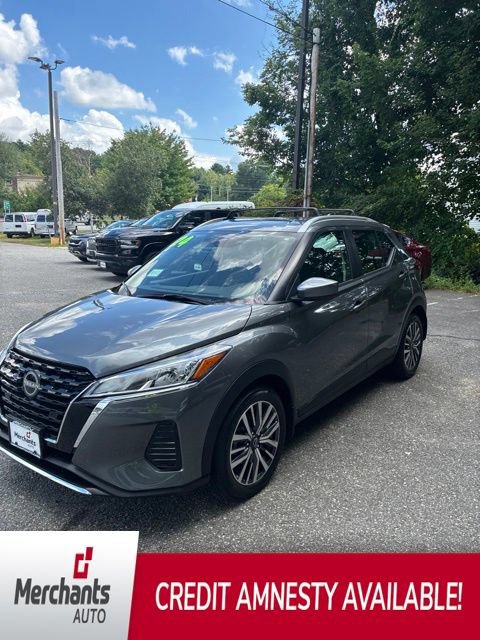 Used 2024 Nissan Kicks SV w/ Interior Electronics Package FWD image 3