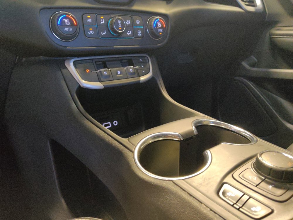 Used 2023 GMC Terrain SLT image 26