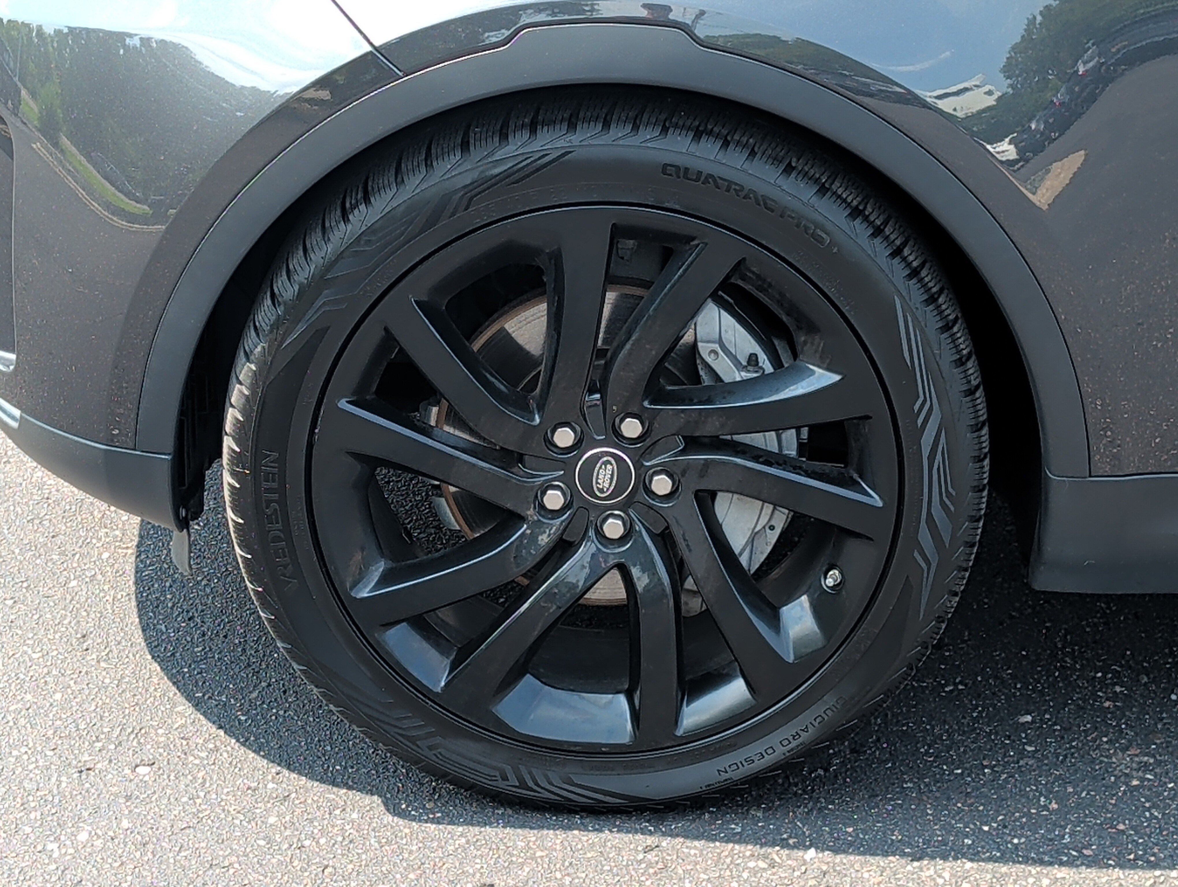 Used 2018 Land Rover Discovery HSE Luxury AWD/4WD image 16