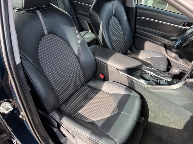 Used 2020 Toyota Camry SE image 11