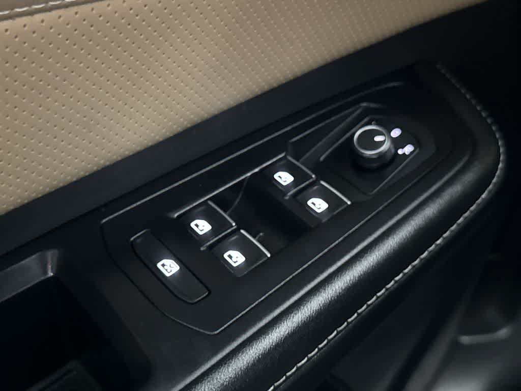 Used 2024 Volkswagen Atlas Cross Sport SE FWD image 17