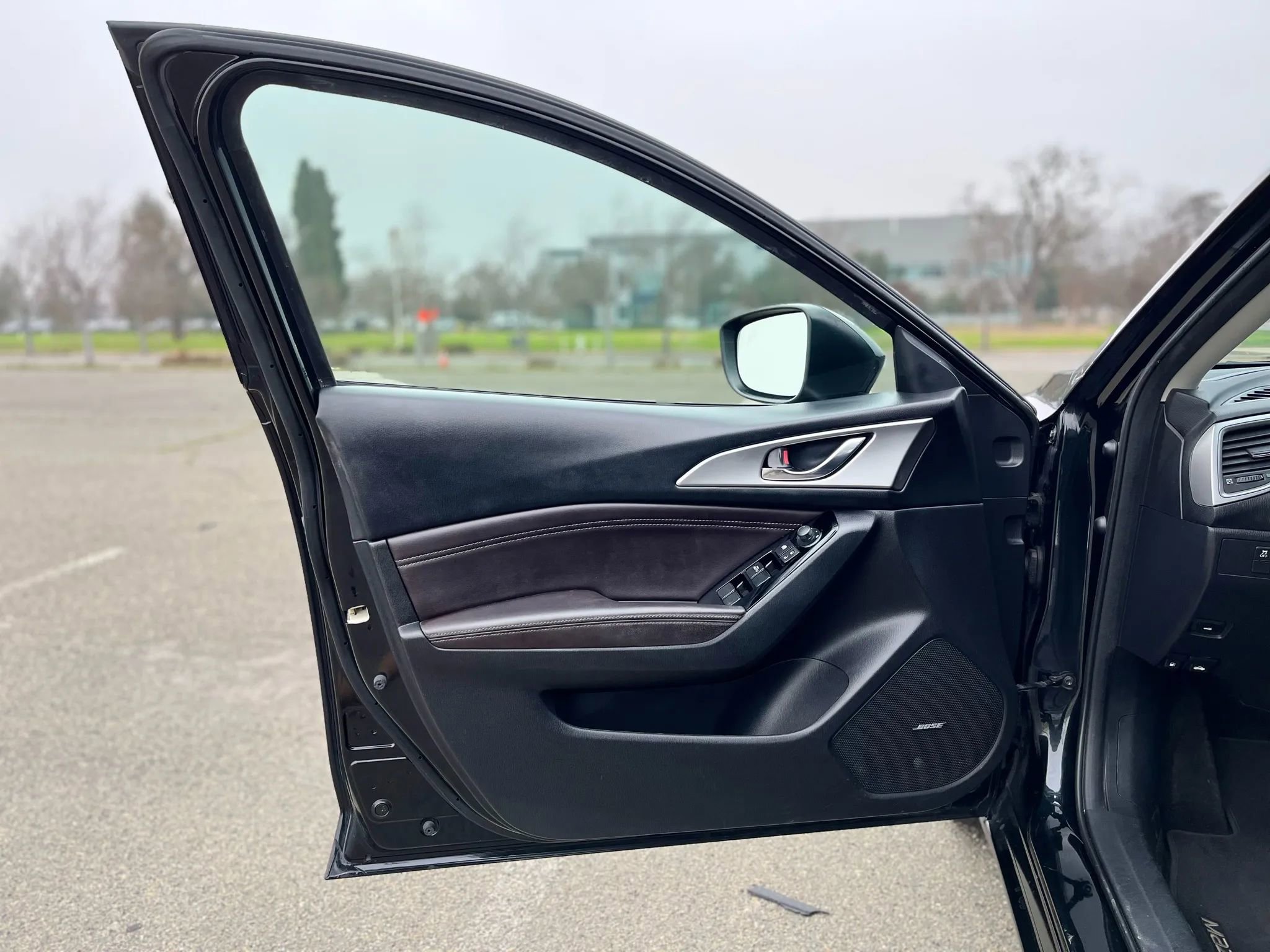 Used 2018 MAZDA MAZDA3 Touring image 9