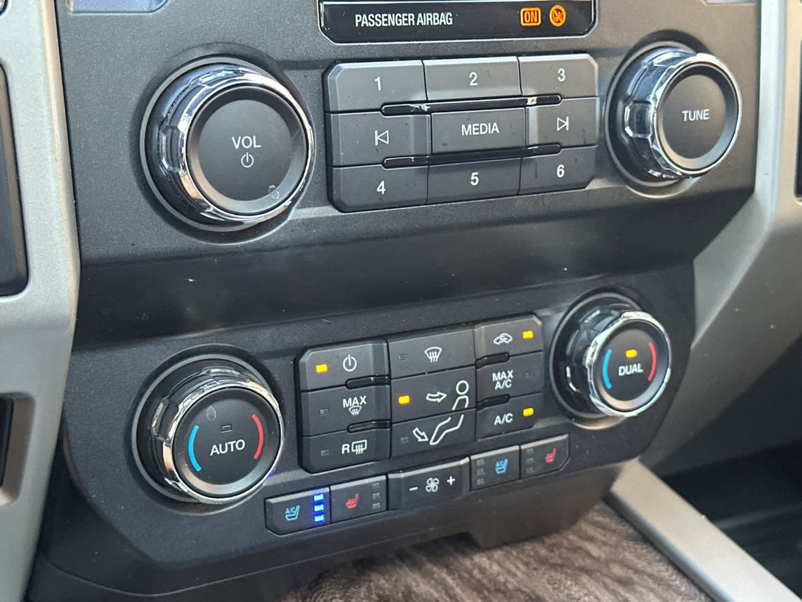 Certified 2019 Ford F250 Lariat w/ Lariat Ultimate Package AWD/4WD image 19