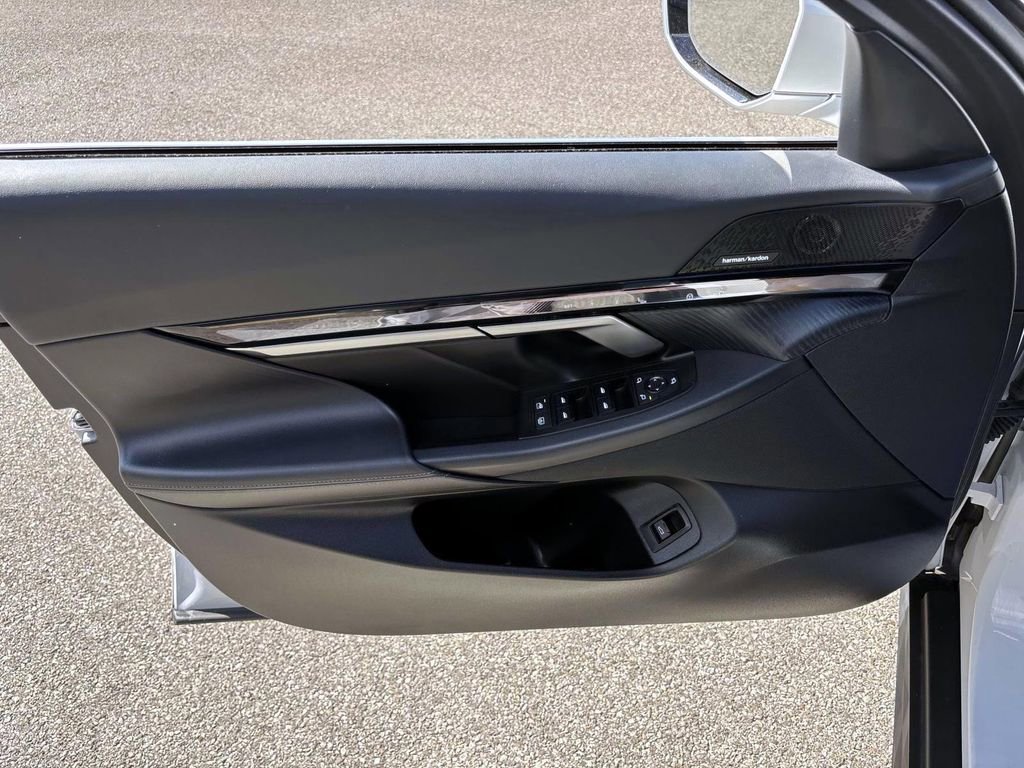 Certified 2025 BMW 540i xDrive image 11