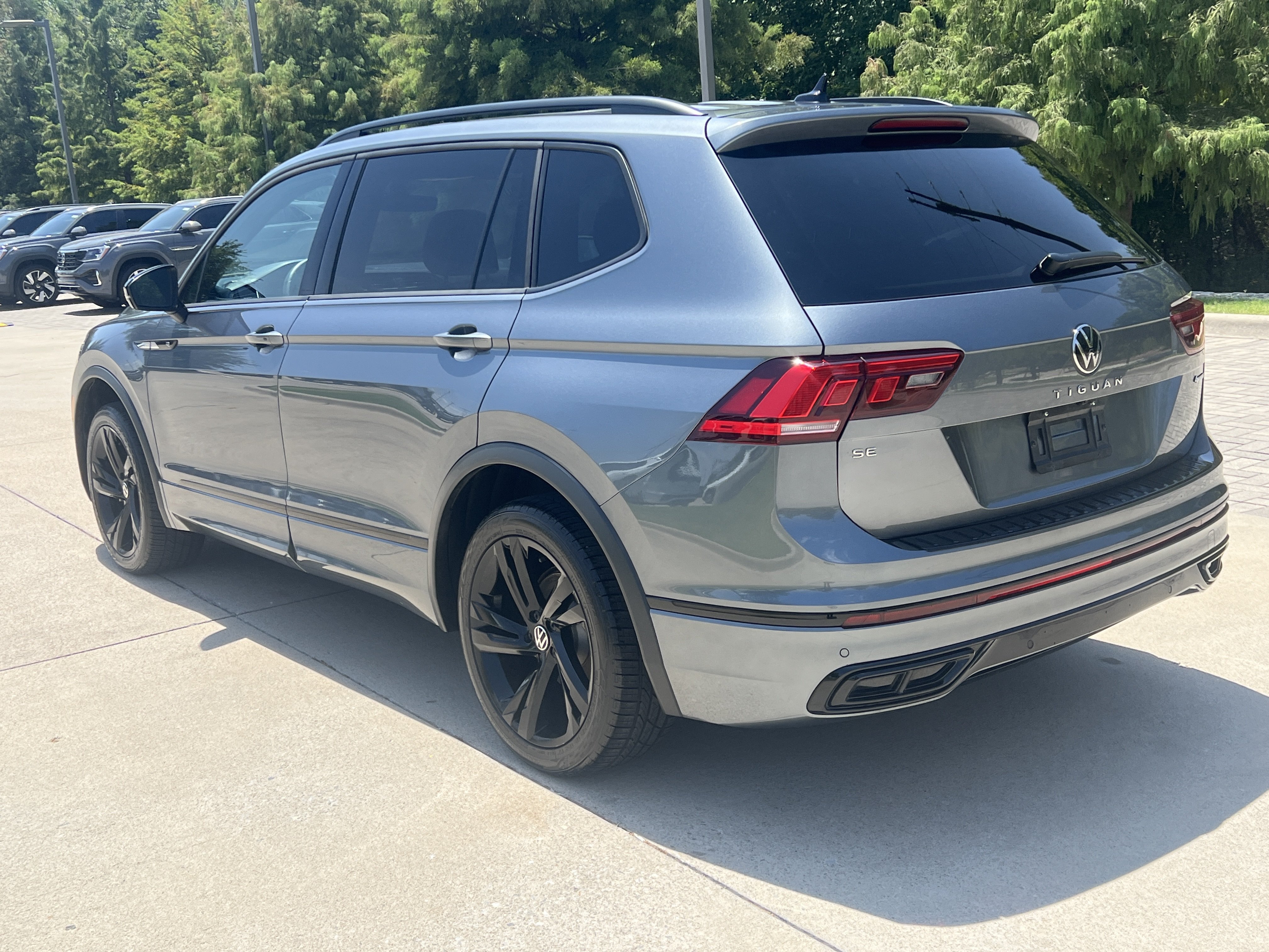 Certified 2024 Volkswagen Tiguan SE R-Line AWD/4WD image 7