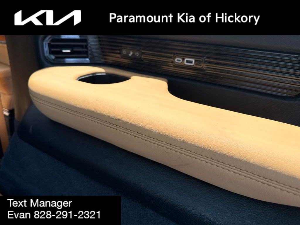 Used 2022 Jeep Grand Wagoneer Series III AWD/4WD image 14