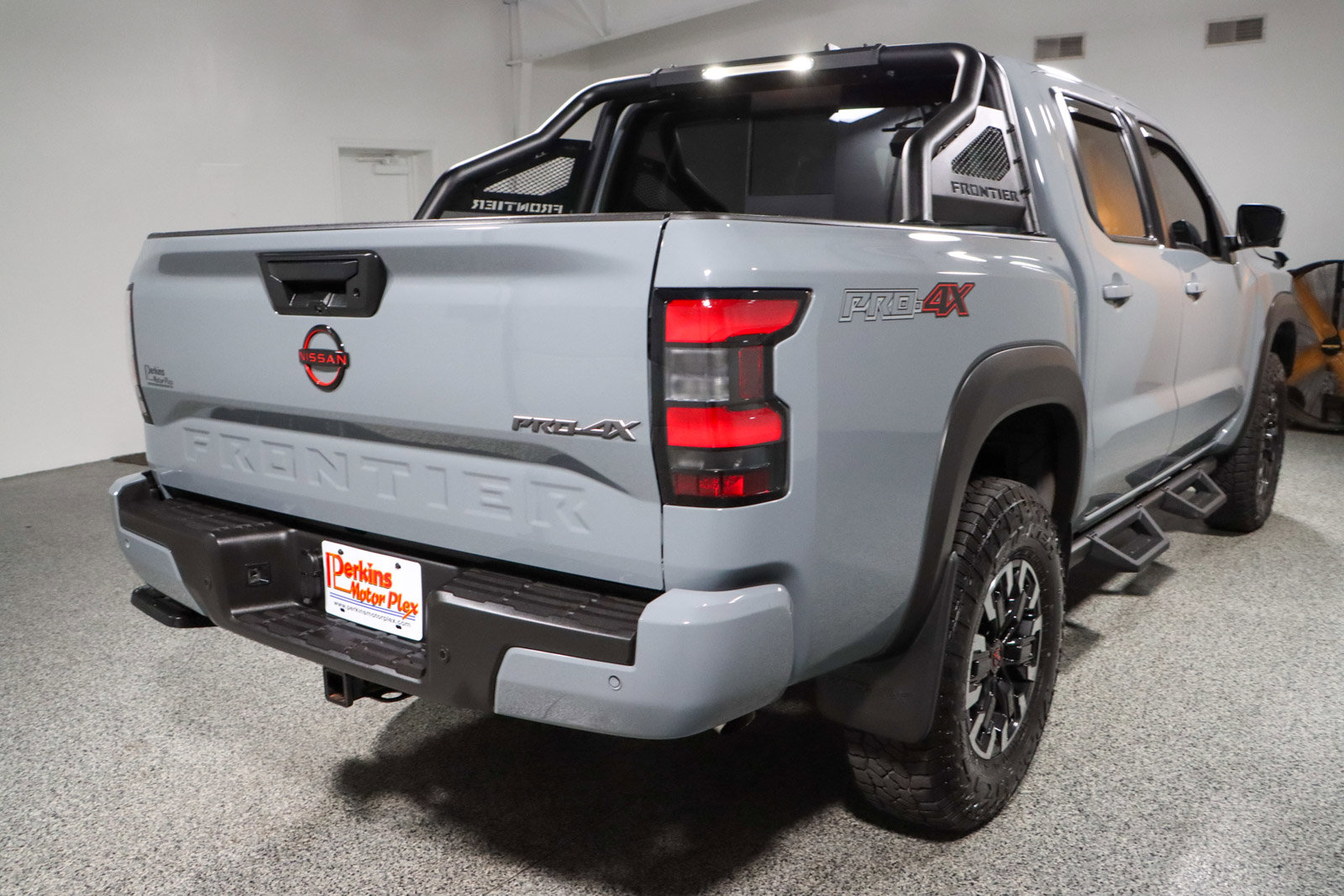 Used 2023 Nissan Frontier PRO-4X w/ Pro Convenience Package image 7