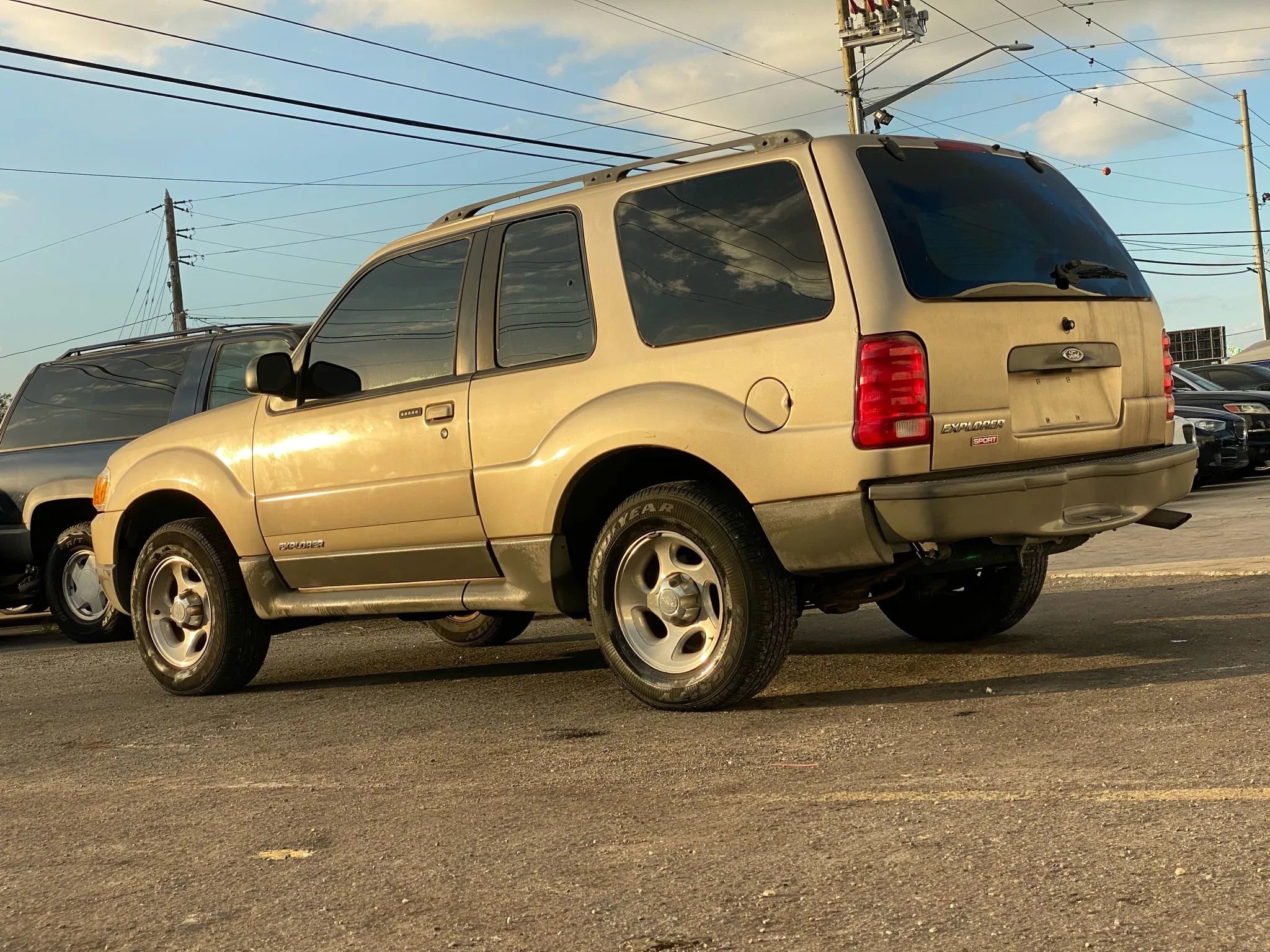 Used 2001 Ford Explorer Sport image 3