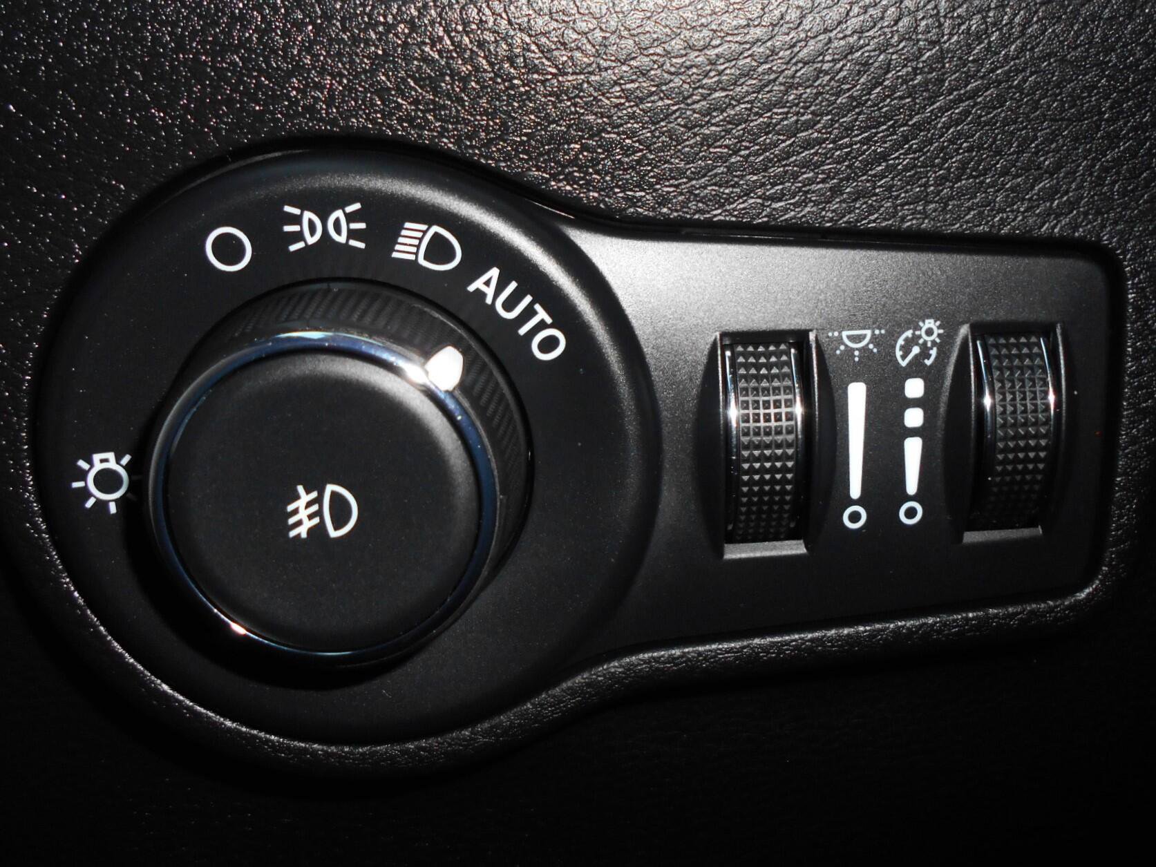 Certified 2023 Jeep Compass Limited AWD/4WD image 14
