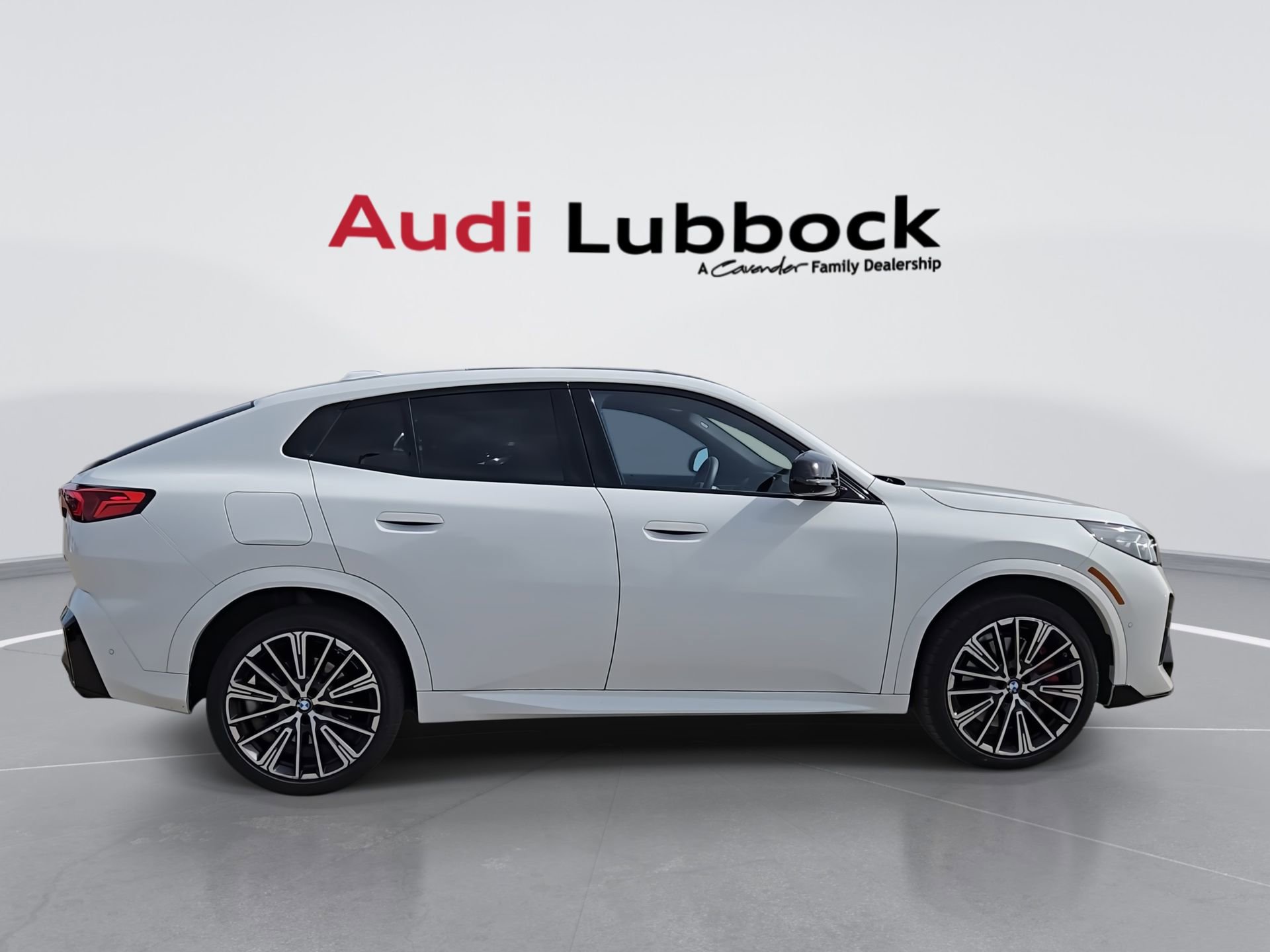 Used 2026 BMW X2 M35i image 9