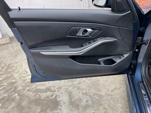 Used 2026 BMW 330i Sedan w/ M Sport Package RWD image 10