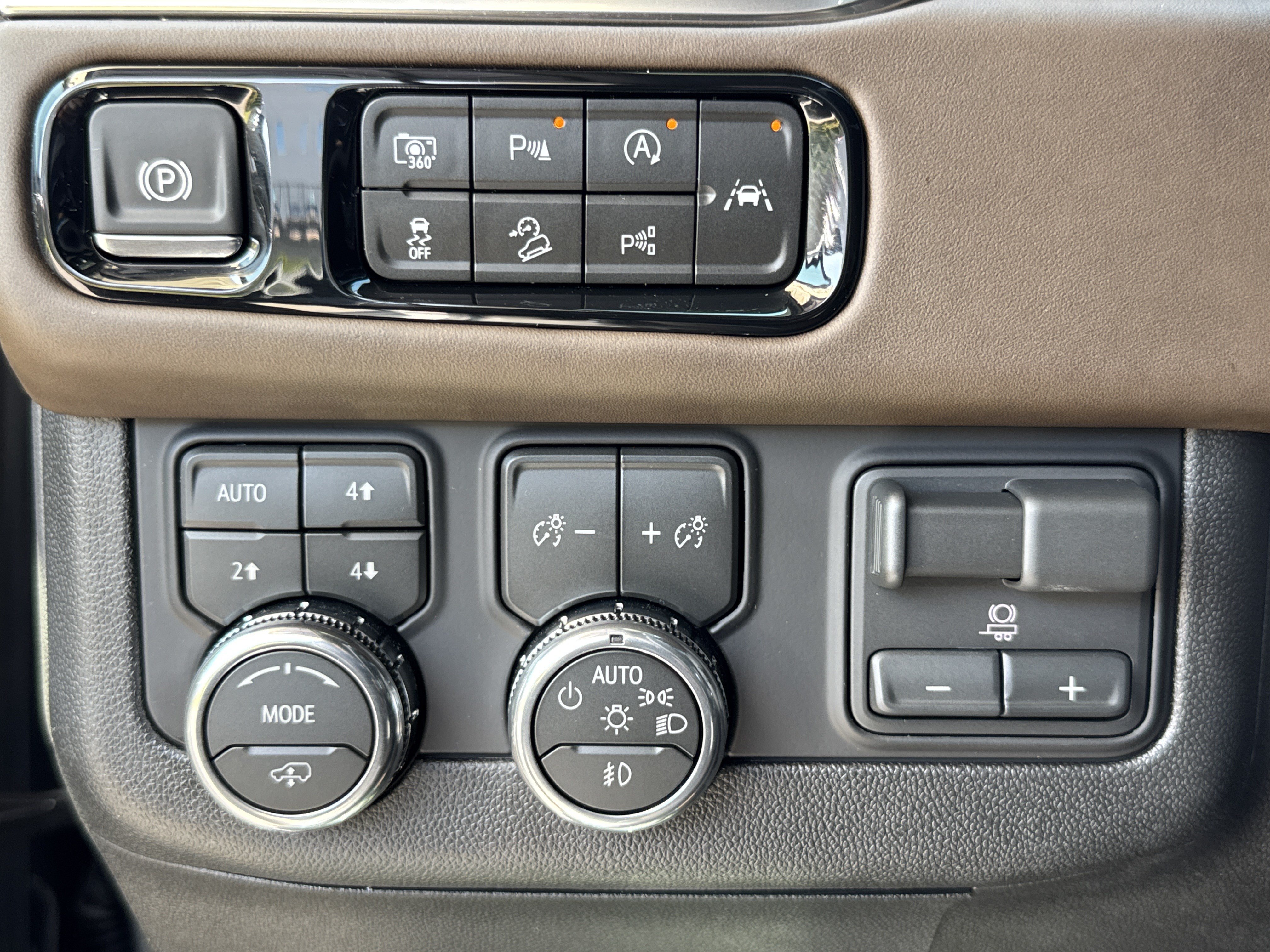 Used 2026 GMC Yukon Denali Ultimate AWD/4WD image 20