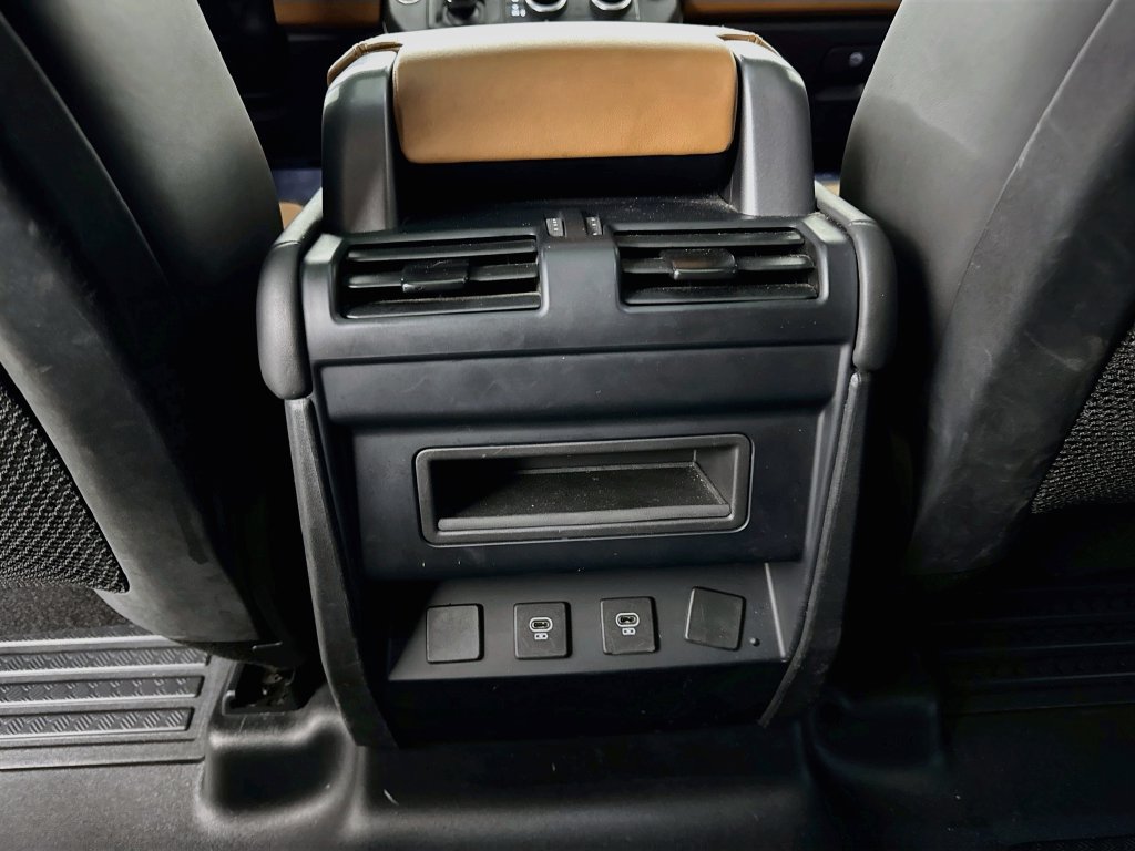 Certified 2024 Land Rover Defender 110 X-Dynamic SE AWD/4WD image 26