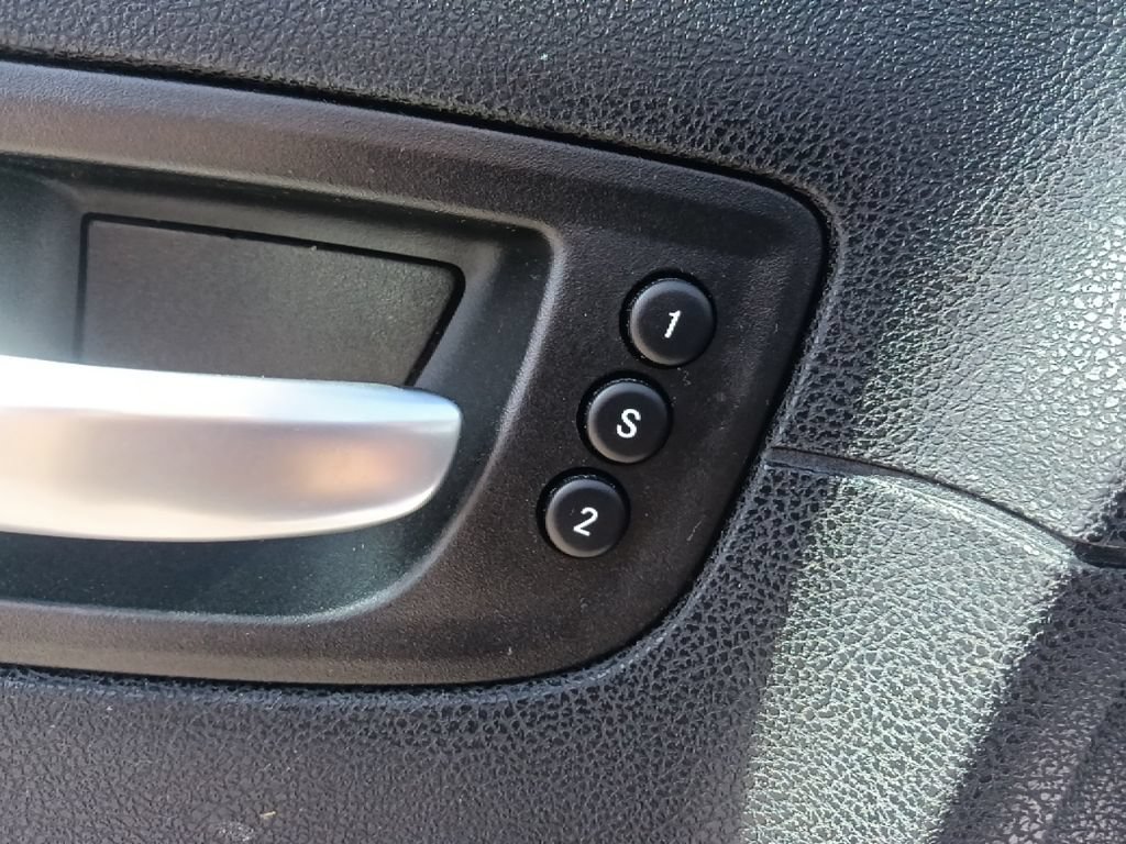 Used 2017 Chrysler 300 C w/ Safetytec Plus Group RWD image 13