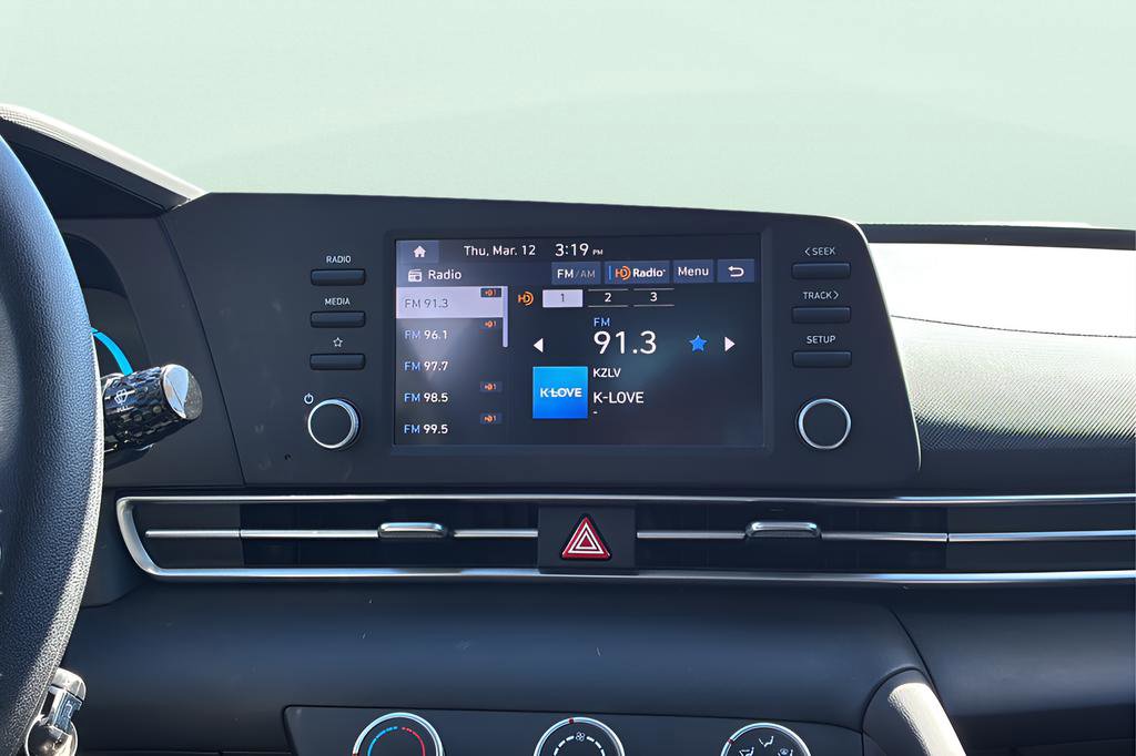 Certified 2025 Hyundai Elantra SE image 18