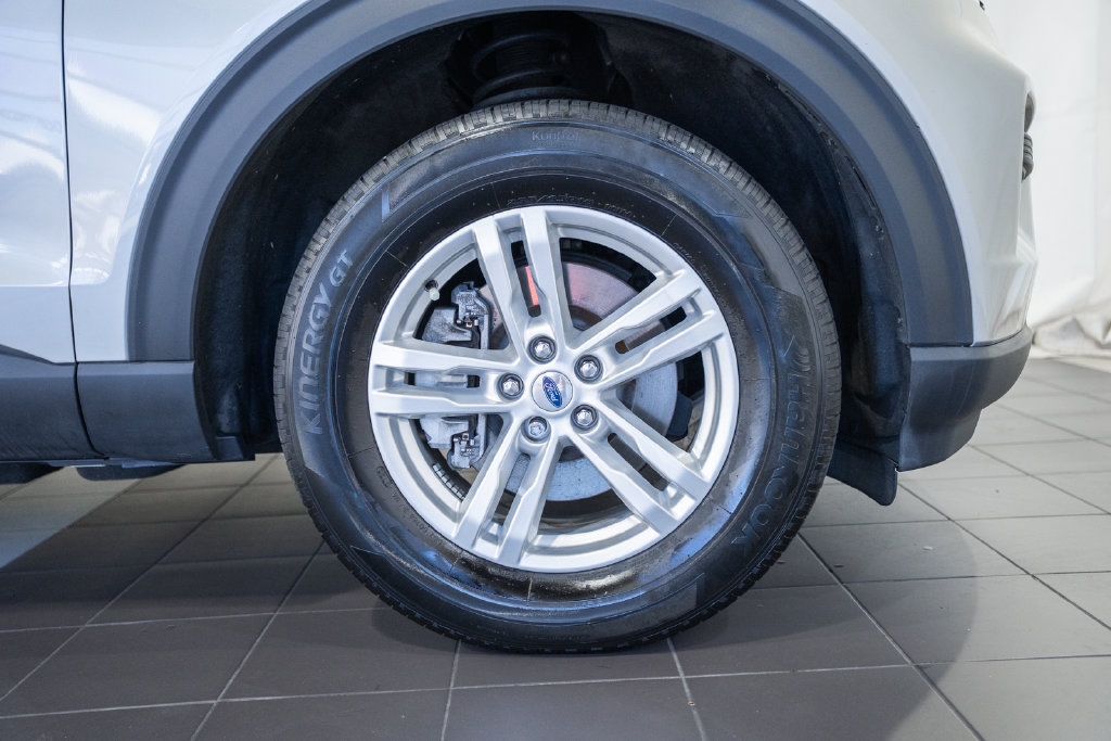 Used 2023 Ford Explorer XLT AWD/4WD image 11