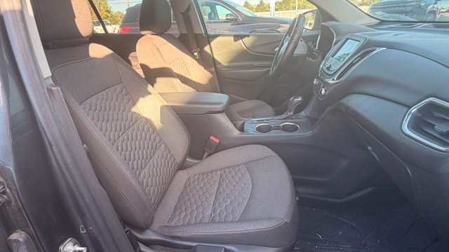 Used 2019 Chevrolet Equinox LT w/ Driver Convenience Package FWD image 17