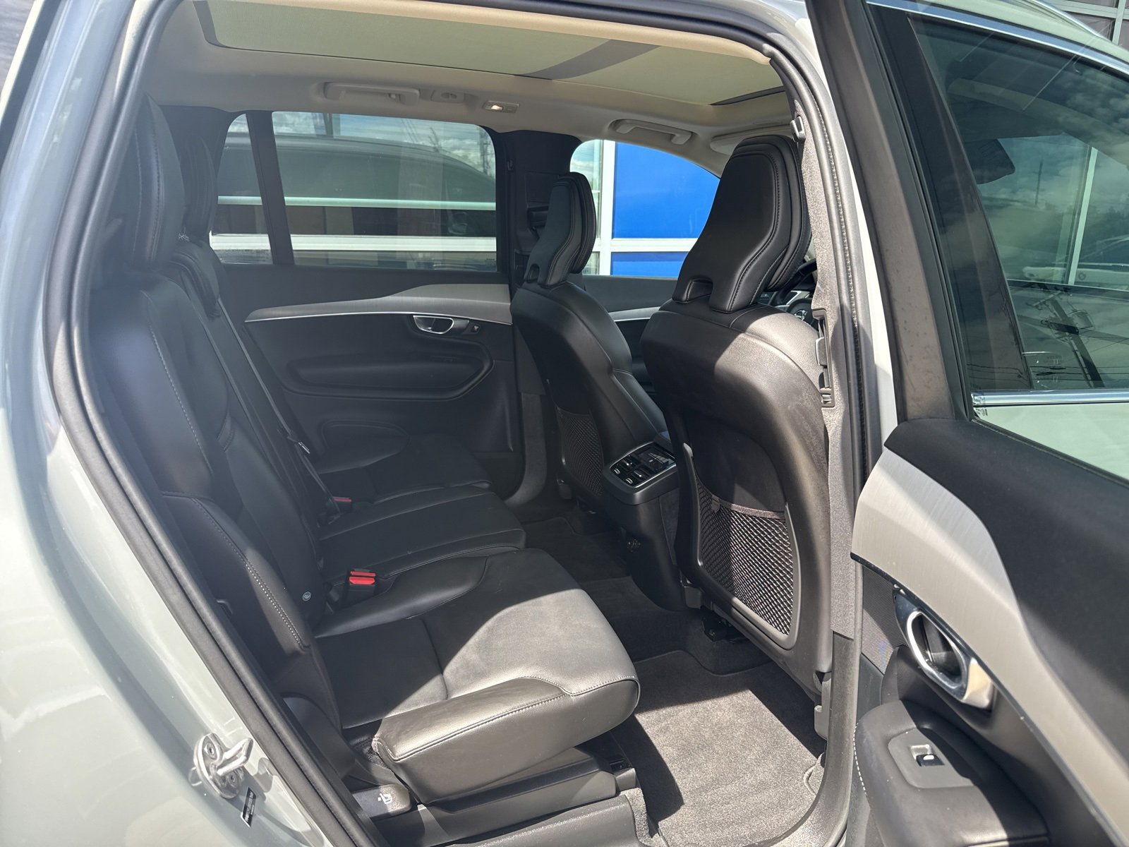 Used 2025 Volvo XC90 B5 Core image 12