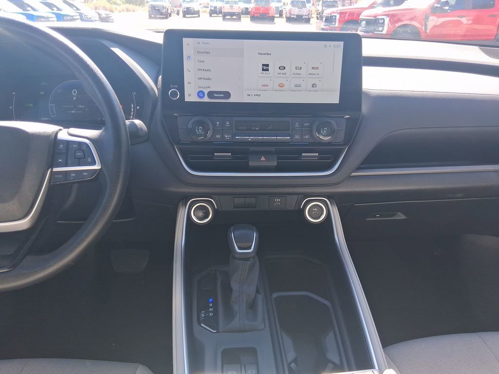 Used 2025 Toyota Grand Highlander AWD Hybrid image 17