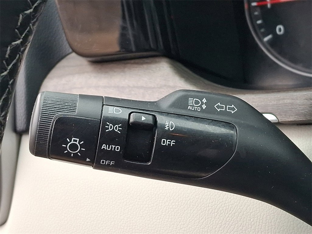Used 2022 Kia Sorento EX image 26