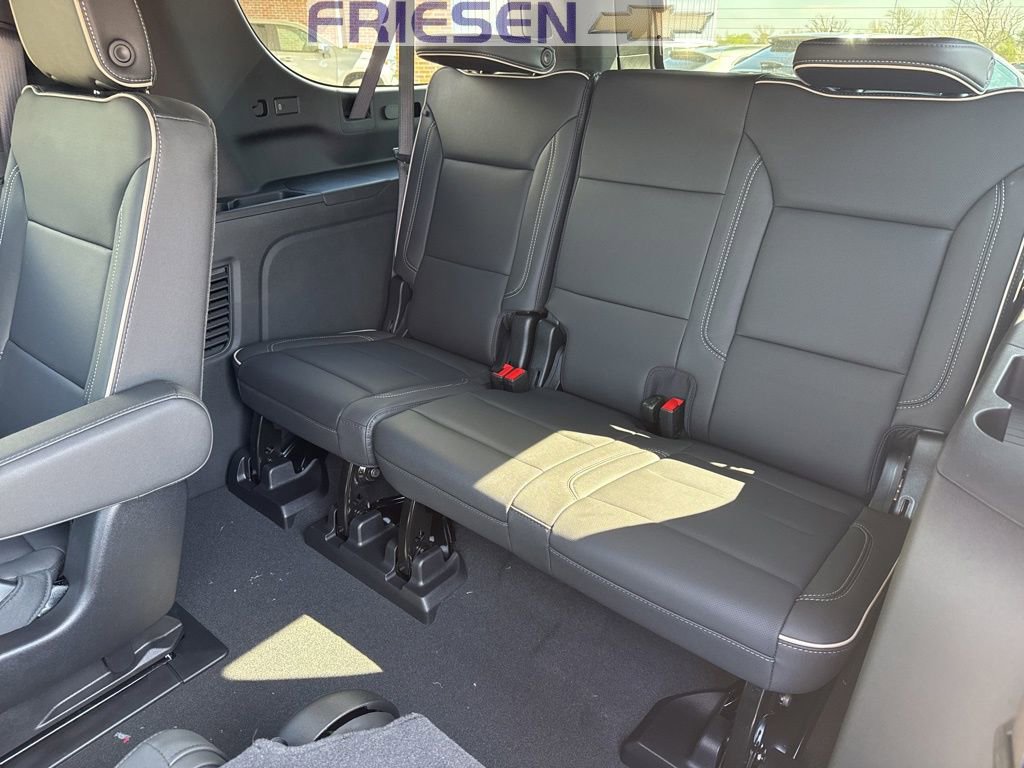 New 2026 Chevrolet Suburban Premier w/ Sun And Tow Package AWD/4WD image 10
