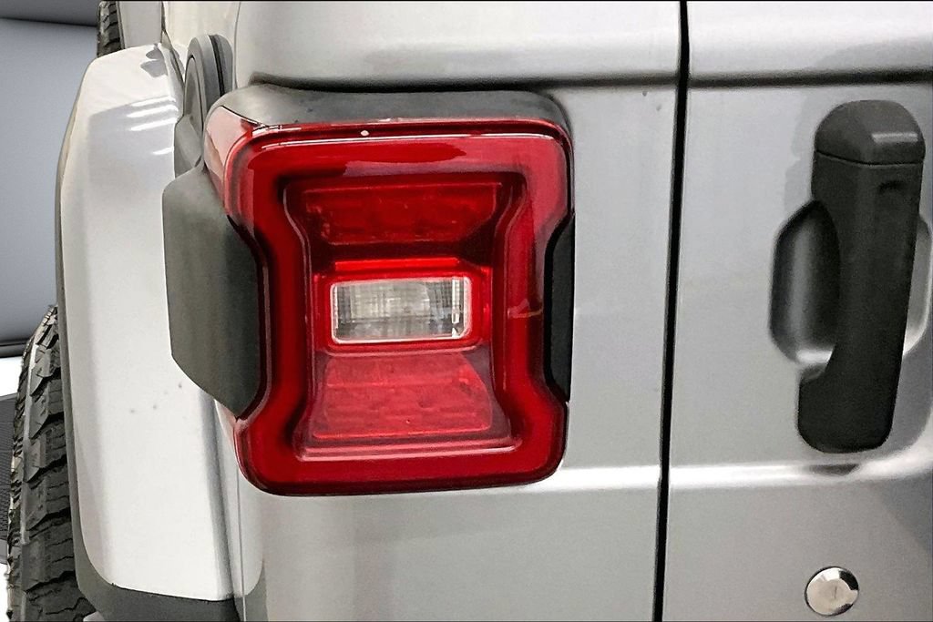 Used 2019 Jeep Wrangler Unlimited Sahara AWD/4WD image 23