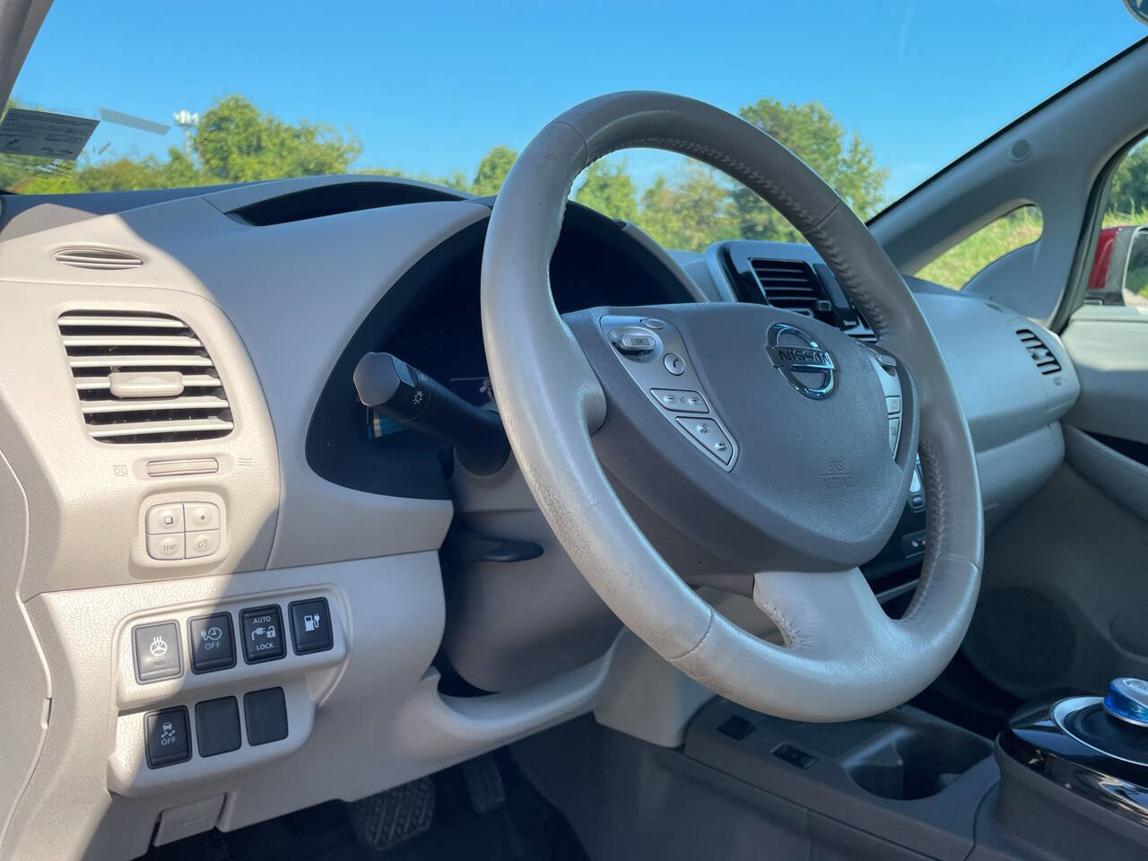 Used 2016 Nissan Leaf SV image 15