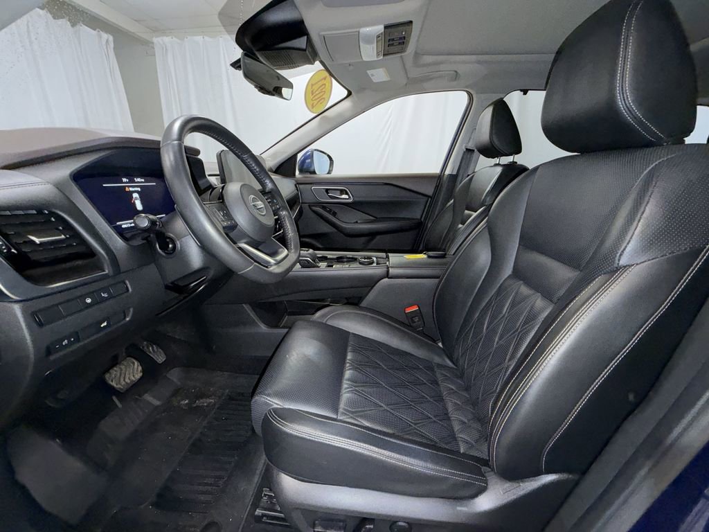 Used 2021 Nissan Rogue Platinum image 11