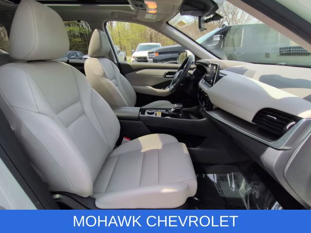 Used 2021 Nissan Rogue SV w/ Premium Package AWD/4WD image 28