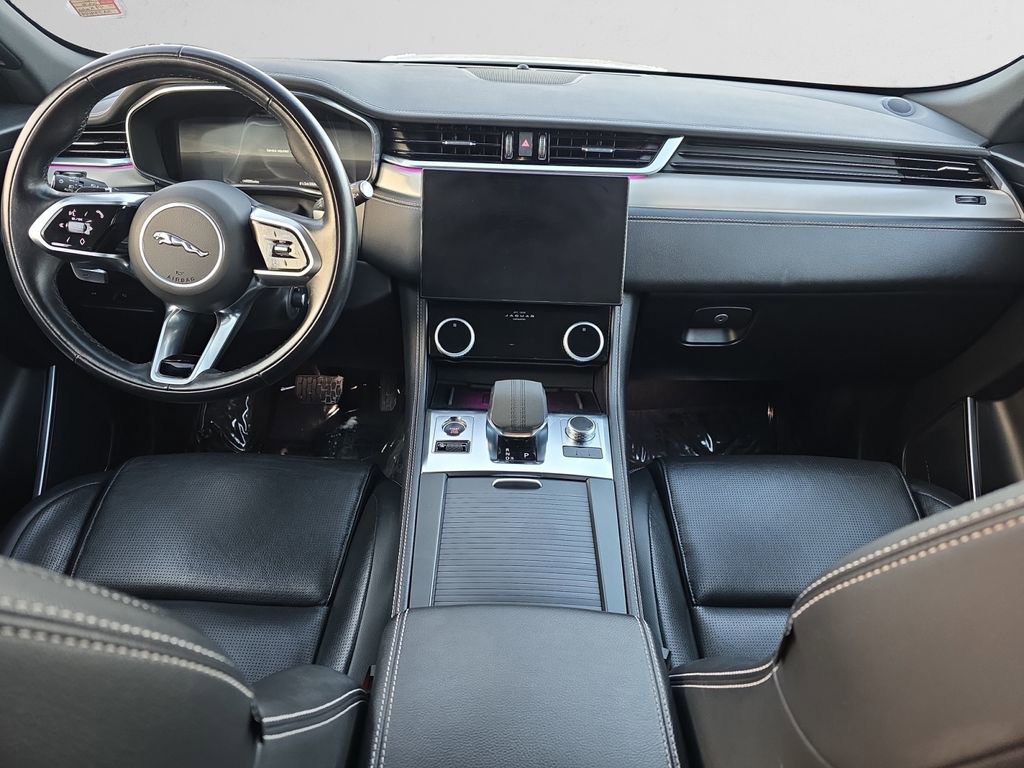 Used 2024 Jaguar F-PACE R-Dynamic S image 11