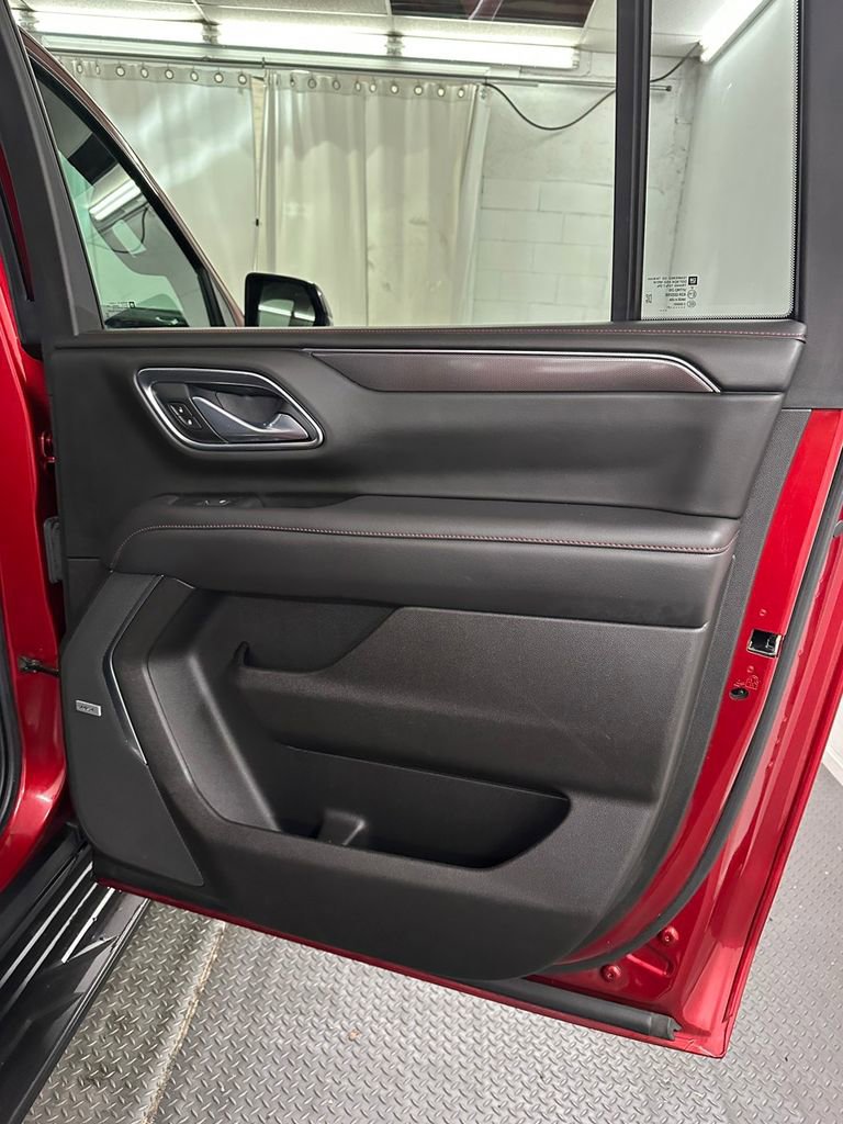 Used 2021 Chevrolet Suburban RST w/ Luxury Package AWD/4WD image 37