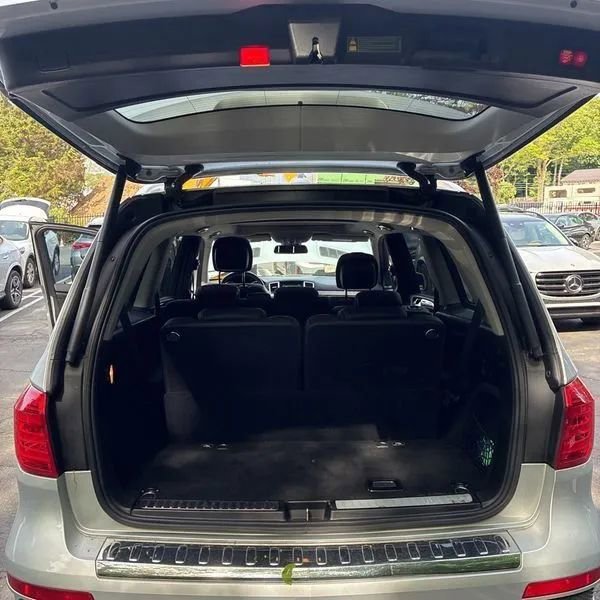 Used 2016 Mercedes-Benz GL 550 4MATIC image 35