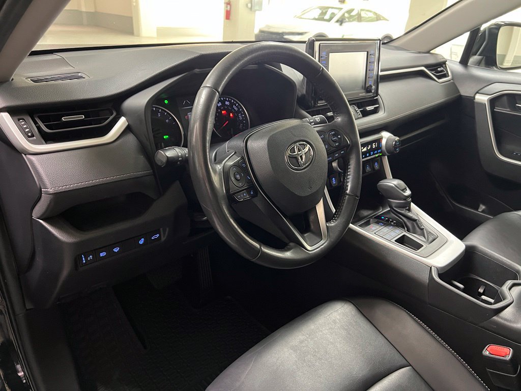 Used 2022 Toyota RAV4 XLE Premium AWD/4WD image 14