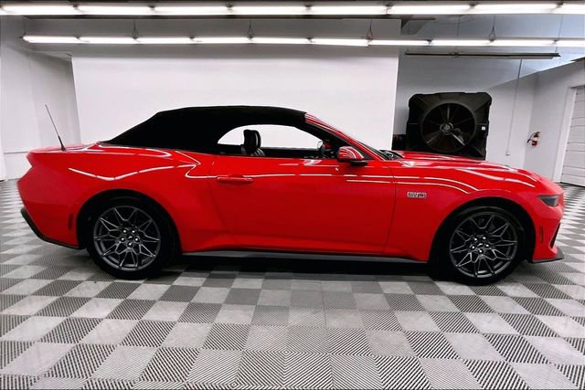 Used 2025 Ford Mustang GT Premium w/ GT Performance Package RWD image 16
