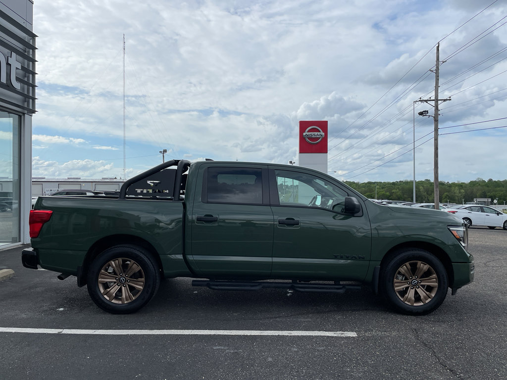 Certified 2024 Nissan Titan SV w/ SV Bronze Edition Package RWD image 22