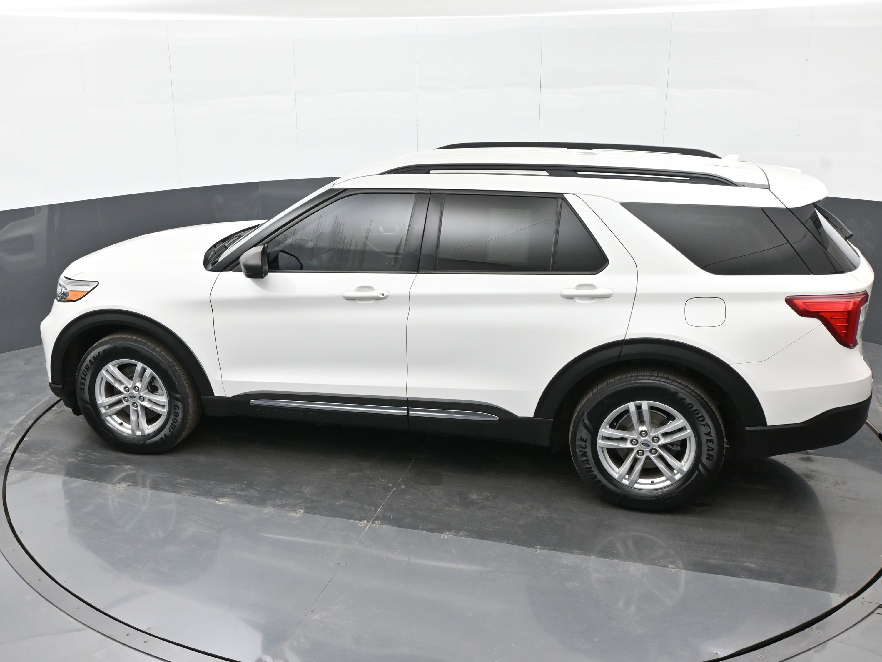 Used 2020 Ford Explorer XLT w/ Equipment Group 202A image 34