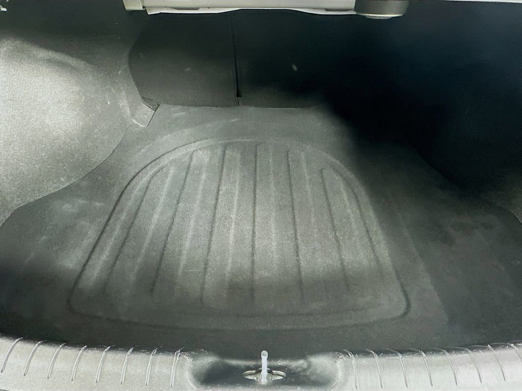 Used 2024 Hyundai Elantra Limited image 34