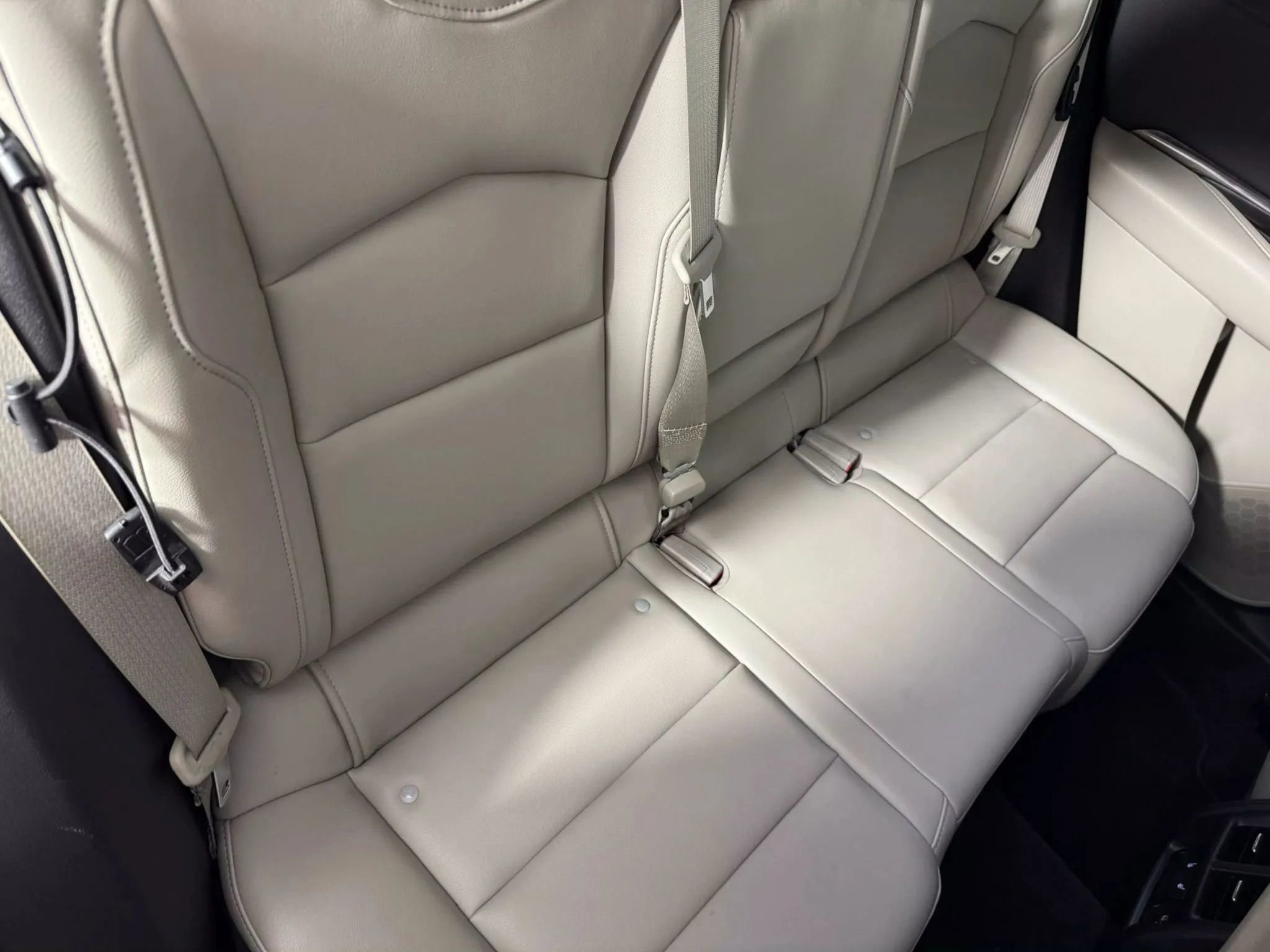 Used 2019 Cadillac XT4 Luxury w/ Cold Weather Package image 39