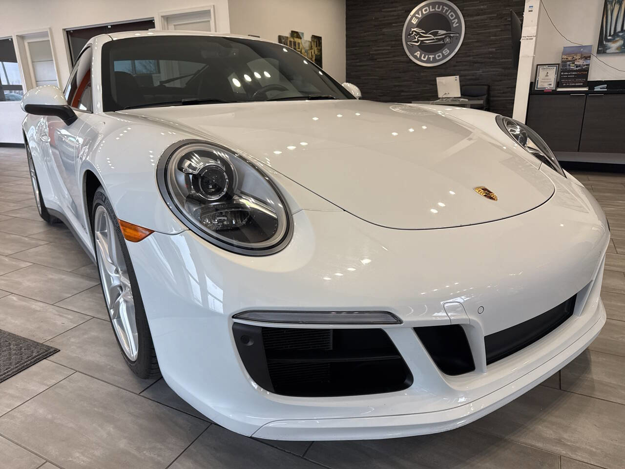 Used 2019 Porsche 911 Carrera 4 w/ Sportdesign Package image 1