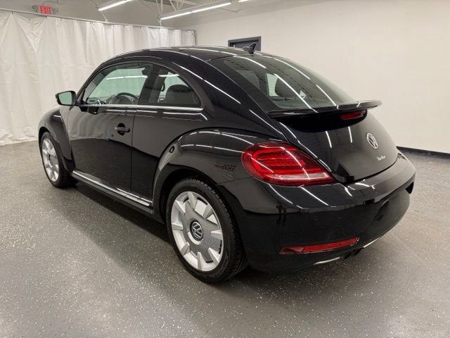 Used 2019 Volkswagen Beetle 2.0T SE w/ SE Premium Package FWD image 4