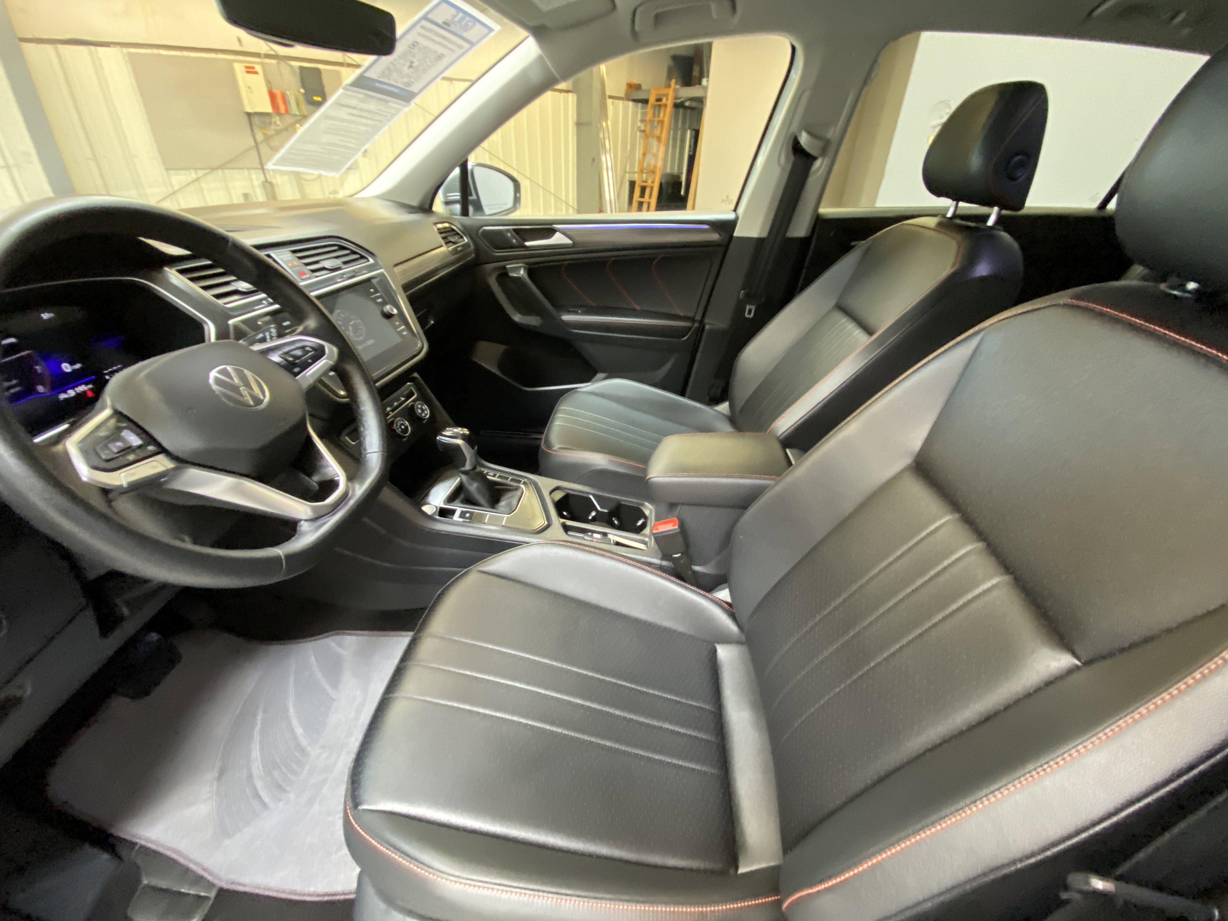 Used 2024 Volkswagen Tiguan SE image 19